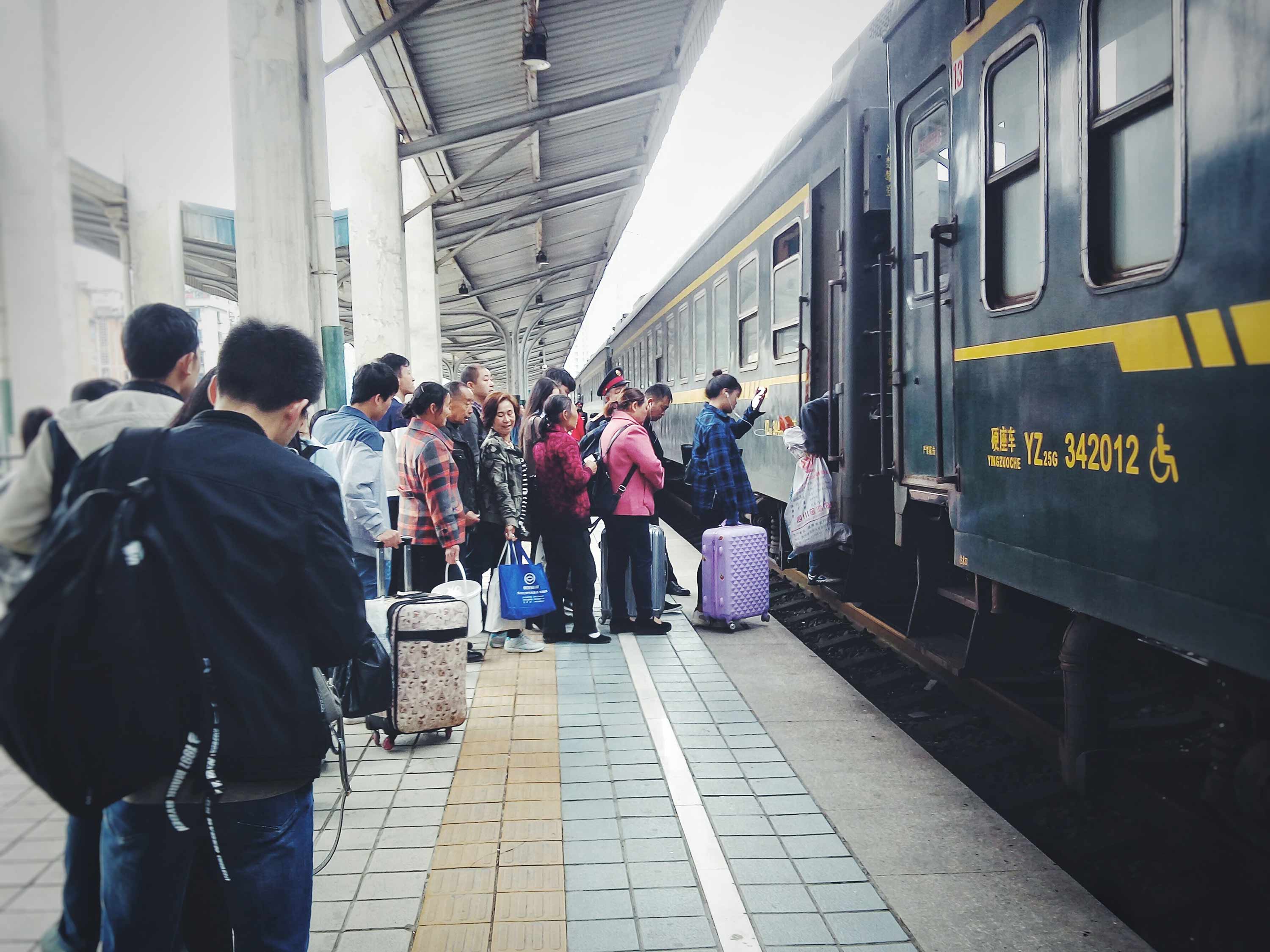 派勤硬件攜手智能機(jī)器人檢修鐵路,科技助力安全春運(yùn) 派勤硬件攜手智能機(jī)器人檢修鐵路,科技助力安全春運(yùn)